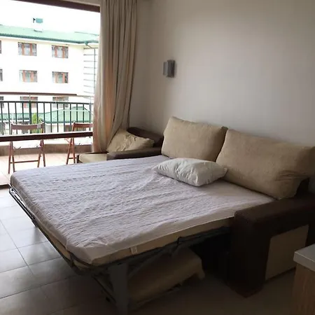 Private In Emerald Daire